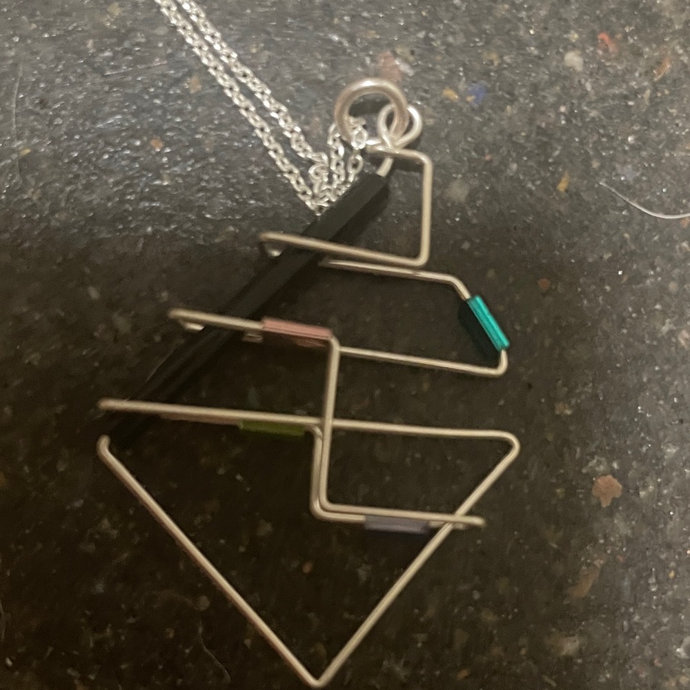 Silver 80’s style Geometric Pendant Necklace - Picture 5 of 5